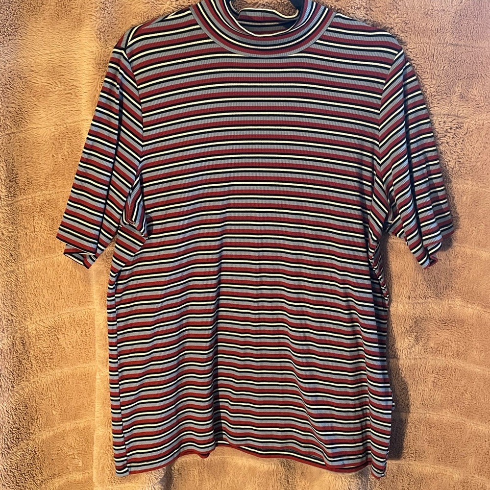 Striped Short-Sleeve Mock Neck Shirt - Red/blue/navy/White